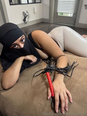 femdomhijabi