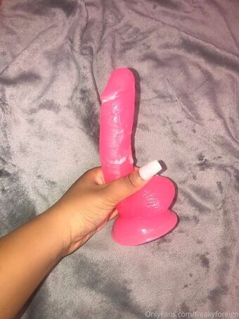 Freaky Foreign Голые слитые фото OnlyFans 2