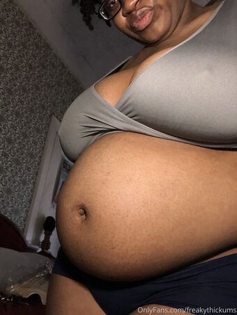 freakythickums Голые слитые фото OnlyFans 19