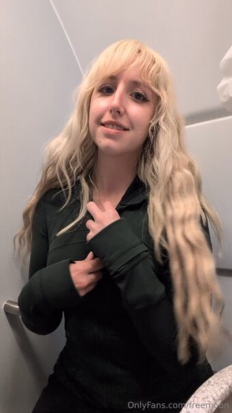 freemoon Голые слитые фото OnlyFans 30