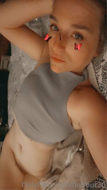 funfour20 Голые слитые фото OnlyFans 11