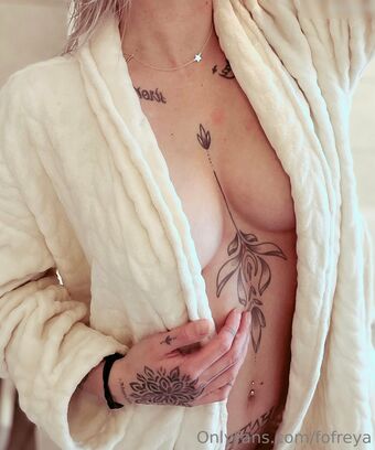 Fununu_ Голые слитые фото OnlyFans 24
