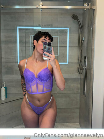Gianna Evelyn Голые слитые фото OnlyFans 43