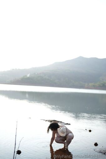 Girlwiththecurvycurves