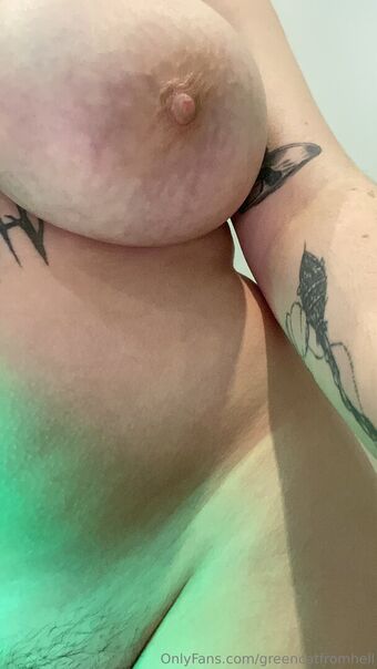 greencatfromhell Голые слитые фото OnlyFans 1