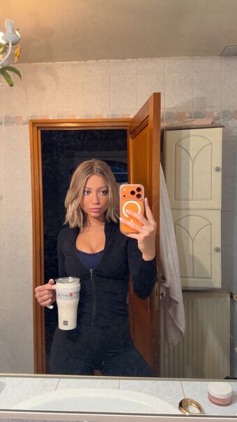 Hello__iris Голые слитые фото OnlyFans 174