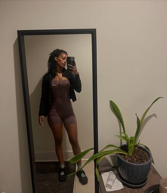 Honnete Bas Голые слитые фото OnlyFans 58