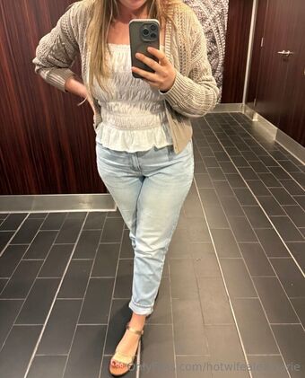 hotwifealexmarie Голые слитые фото OnlyFans 6