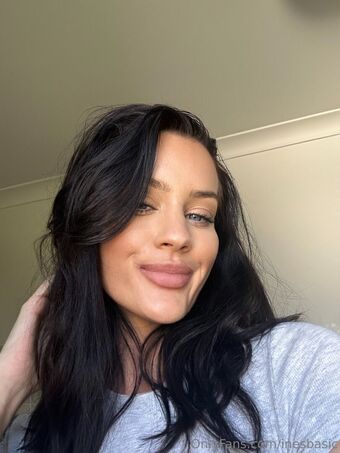 Ines Basic Голые слитые фото OnlyFans 8