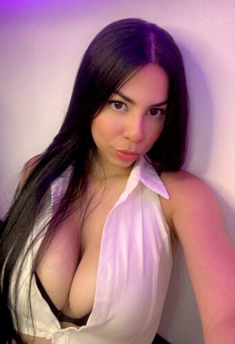 intrusaaa Голые слитые фото OnlyFans 49