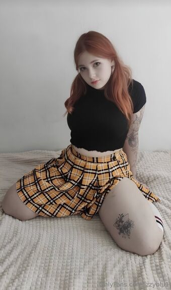 izzyblu1 Голые слитые фото OnlyFans 46