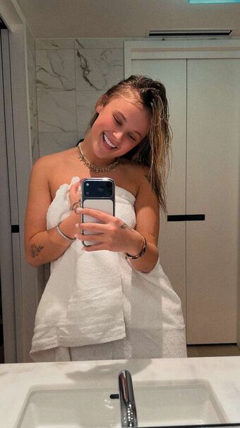 Jojo Siwa Голые слитые фото OnlyFans 132