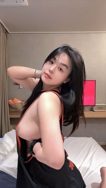 ju00810 Голые слитые фото OnlyFans 1