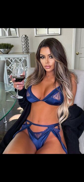 Juli.anneee Голые слитые фото OnlyFans 1