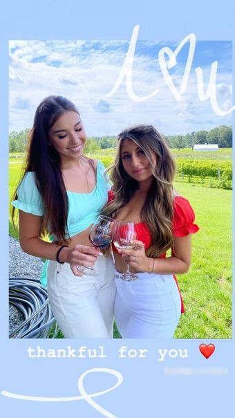 Julia & Olivia