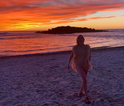 June Diane Raphael Голые слитые фото OnlyFans 5