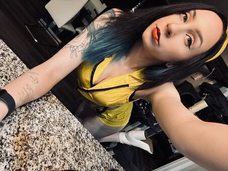 Katlink Голые слитые фото OnlyFans 1