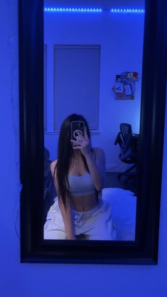 koemi Голые слитые фото OnlyFans 14