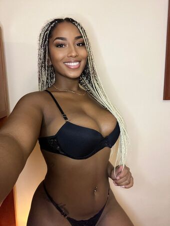 Lailasantiago Голые слитые фото OnlyFans 6