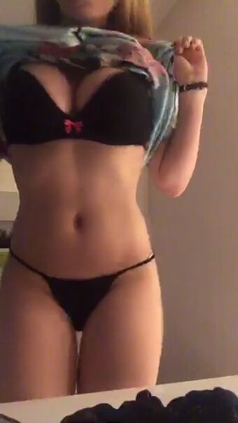 lanueta21 Голые слитые фото OnlyFans 39