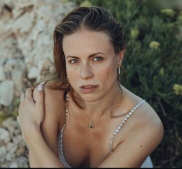 Lara Dandelion Seibert