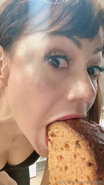 laratinelli Голые слитые фото OnlyFans 26