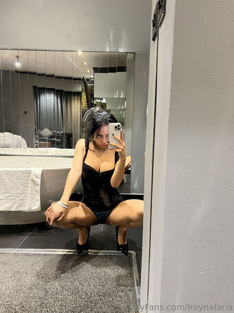 leareyna Голые слитые фото OnlyFans 27