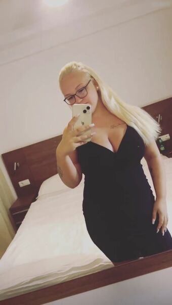 lenakpl23 Голые слитые фото OnlyFans 27