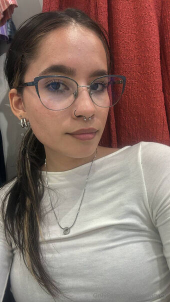 leonagrey