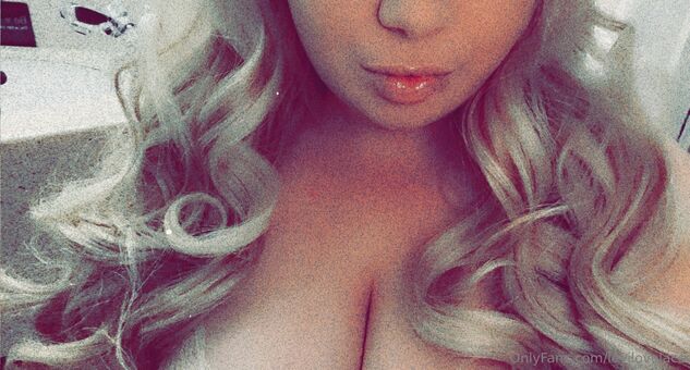 levilovelace Голые слитые фото OnlyFans 19