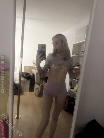 lilli_fee Голые слитые фото OnlyFans 1