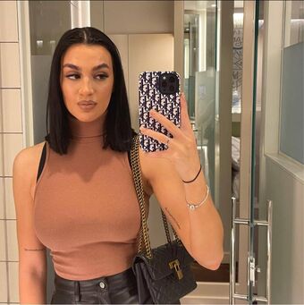 Lilly Walker Голые слитые фото OnlyFans 1