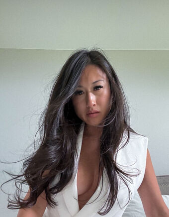 Lily Nguyen / xolisawin