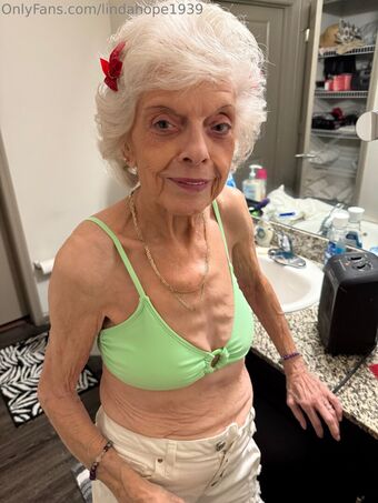 lindahope1939 Голые слитые фото OnlyFans 77