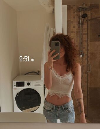 Lindsay Demeola
