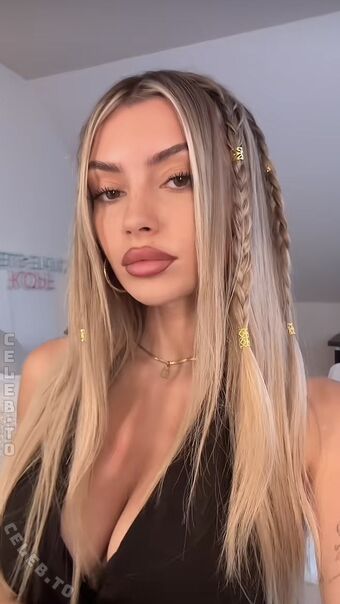 linuschka Голые слитые фото OnlyFans 49