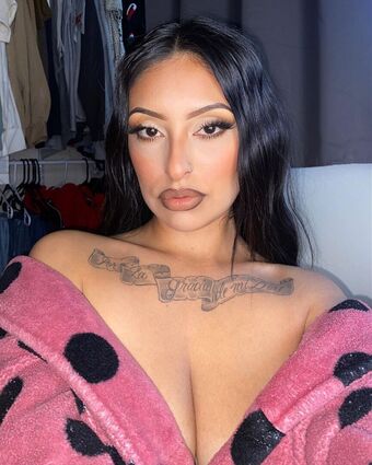 Listapia Голые слитые фото OnlyFans 2