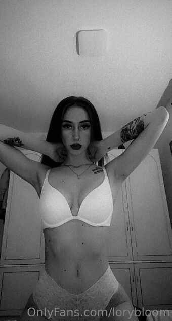 lorybloom Голые слитые фото OnlyFans 4