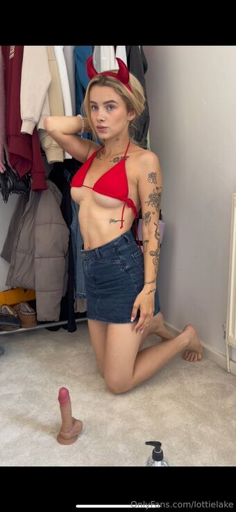 lottielake Голые слитые фото OnlyFans 13