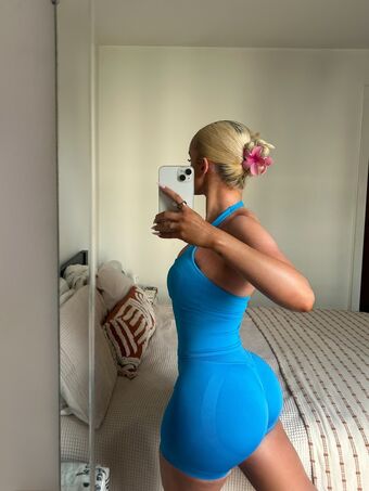 Lucycombe Голые слитые фото OnlyFans 116