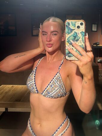 Lucycombe Голые слитые фото OnlyFans 118