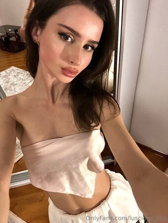 luscious_lilia