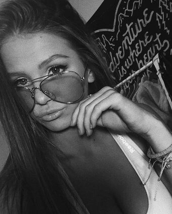 Madeline Голые слитые фото OnlyFans 39