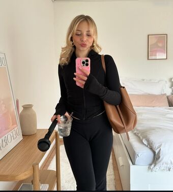 madlinee Голые слитые фото OnlyFans 10