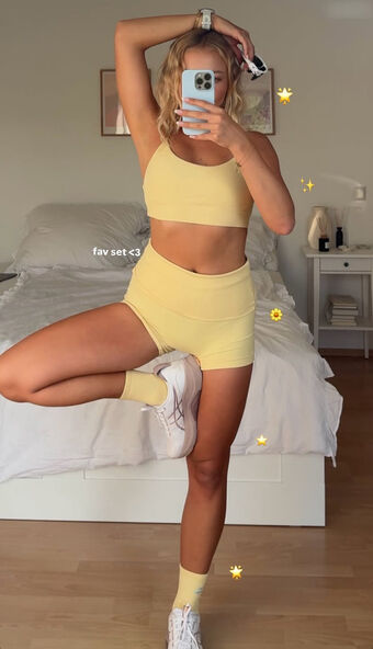 madlinee Голые слитые фото OnlyFans 12