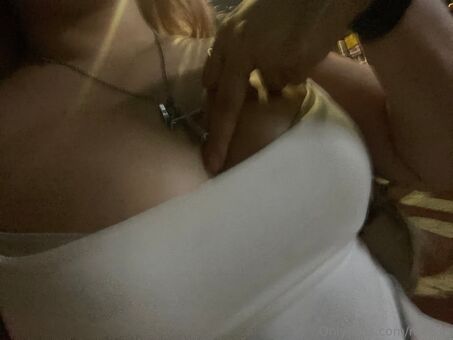 manua Голые слитые фото OnlyFans 15