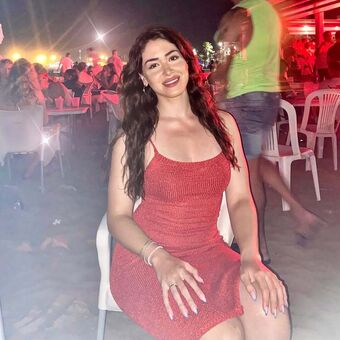 Maricel Freire Hotwife