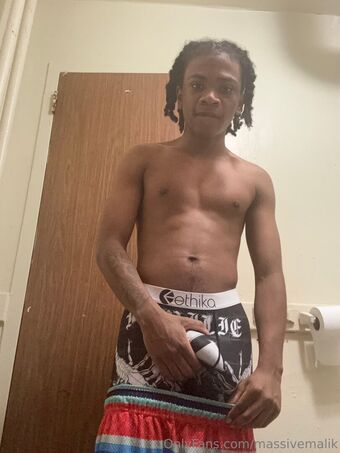 massivemalik Голые слитые фото OnlyFans 2