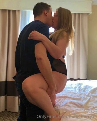 maxcherry1 Голые слитые фото OnlyFans 2