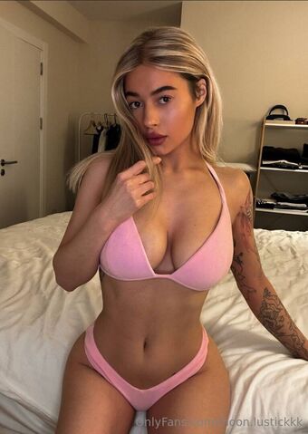 medison Голые слитые фото OnlyFans 2